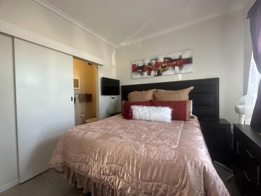 2 Bedroom Property for Sale in Parklands Western Cape